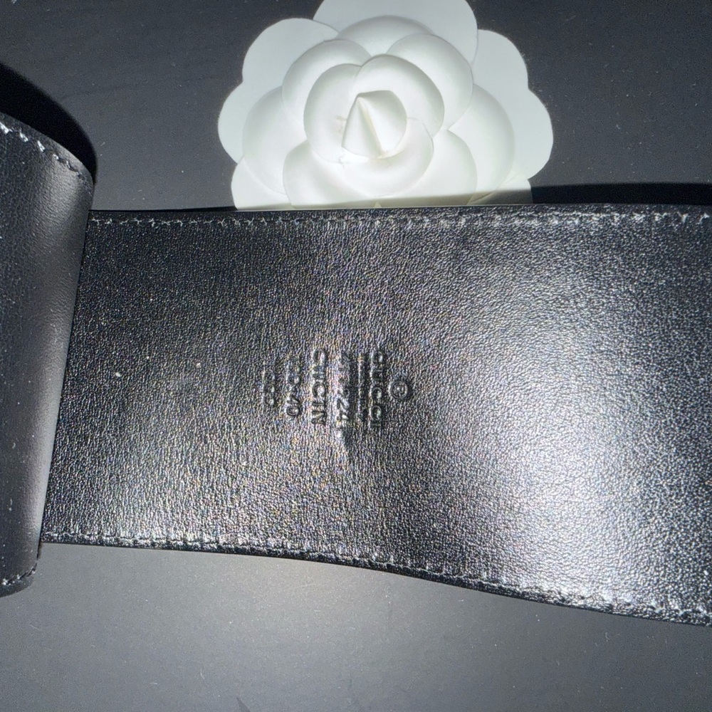 Gucci Gold-Tone Double G Belt with Pearl Accents on Black Strap - Picture 3 of 4